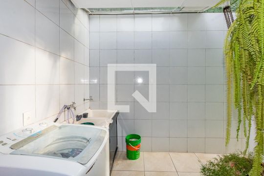 Área de Serviço de casa à venda com 3 quartos, 120m² em Nova Esperança, Belo Horizonte