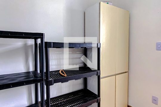 Despensa de apartamento para alugar com 3 quartos, 68m² em Cambuci, São Paulo