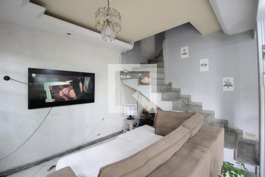 Casa à venda com 4 quartos, 360m² em Floramar, Belo Horizonte