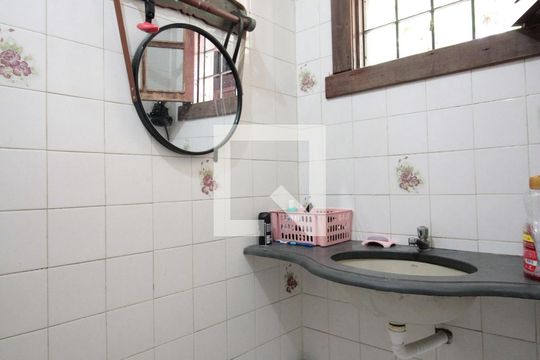 Banheiro da Suite de casa à venda com 4 quartos, 360m² em Floramar, Belo Horizonte
