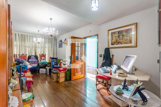 Casa à venda com 4 quartos, 225m² em Parque Anhanguera, São Paulo