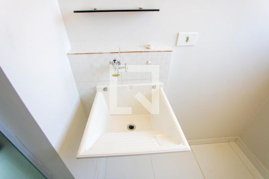 Área de serviço de apartamento para alugar com 2 quartos, 62m² em Vila Floresta, Santo André