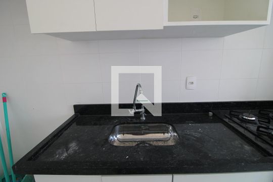 Pia da cozinha de apartamento para alugar com 2 quartos, 42m² em Socorro, São Paulo