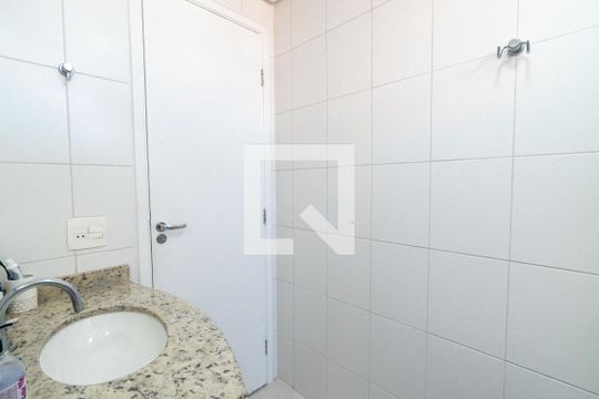 Banheiro Social de apartamento para alugar com 2 quartos, 68m² em Chácara Inglesa, São Paulo