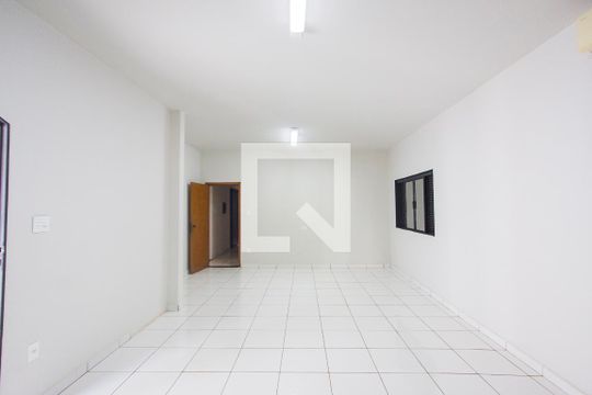 Sala 1 de casa para alugar com 4 quartos, 360m² em Cazeca, Uberlândia