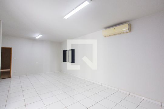 Sala 1 de casa para alugar com 4 quartos, 360m² em Cazeca, Uberlândia