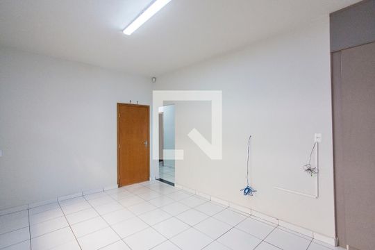 Sala 2 de casa para alugar com 4 quartos, 360m² em Cazeca, Uberlândia
