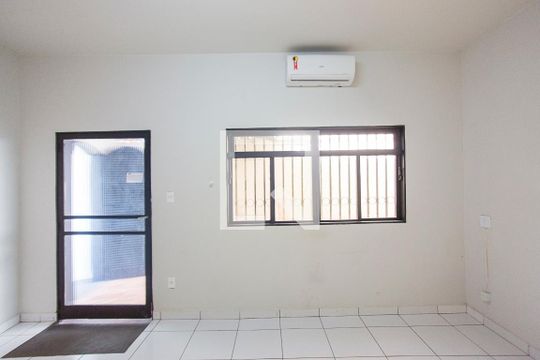 Sala 2 de casa para alugar com 4 quartos, 360m² em Cazeca, Uberlândia