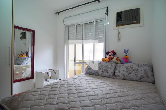 Suíte de apartamento à venda com 3 quartos, 95m² em Vila Ipiranga, Porto Alegre