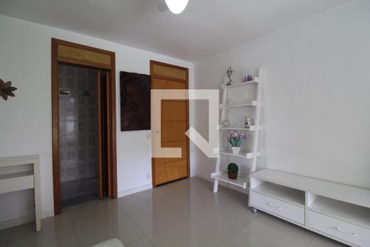 Sala de apartamento para alugar com 1 quarto, 65m² em Freguesia (jacarepaguá), Rio de Janeiro