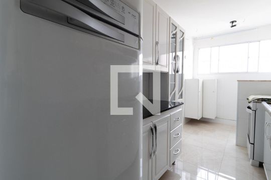 Cozinha de apartamento à venda com 2 quartos, 55m² em Vila Primavera, São Paulo