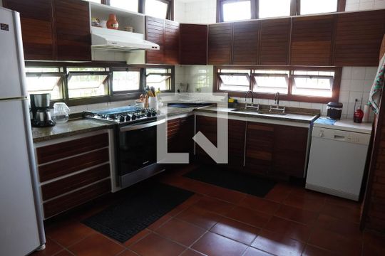 Cozinha de casa à venda com 6 quartos, 572m² em Vila Tramontano, São Paulo