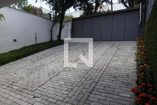 Garagem de casa à venda com 6 quartos, 572m² em Vila Tramontano, São Paulo