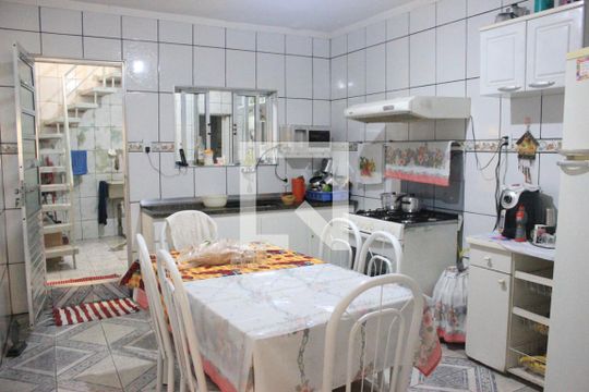 Cozinha de casa para alugar com 2 quartos, 130m² em Picanço, Guarulhos