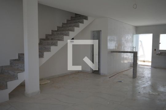 Sala de casa de condomínio à venda com 3 quartos, 150m² em Tropical, Contagem