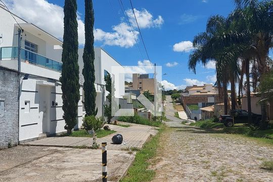 Condomínio de casa de condomínio à venda com 3 quartos, 150m² em Tropical, Contagem