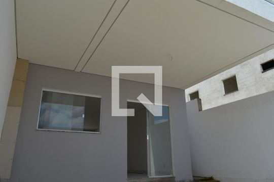 Garagem de casa de condomínio à venda com 3 quartos, 150m² em Tropical, Contagem