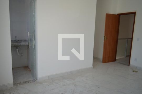 Suíte de casa de condomínio à venda com 3 quartos, 150m² em Tropical, Contagem