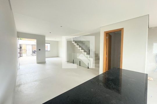Sala de casa à venda com 3 quartos, 160m² em Santa Amelia, Belo Horizonte