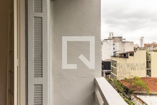 Varanda de kitnet/studio para alugar com 1 quarto, 24m² em Santa Cecilia, São Paulo