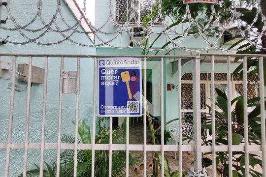 Fachada Placa de casa à venda com 3 quartos, 250m² em Grajaú, Rio de Janeiro
