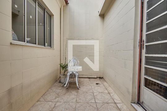 Quintal de casa à venda com 3 quartos, 250m² em Grajaú, Rio de Janeiro