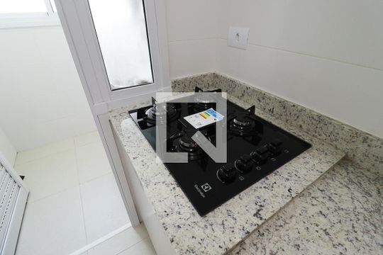 Cozinha de apartamento para alugar com 2 quartos, 55m² em Jardim São Paulo, São Paulo