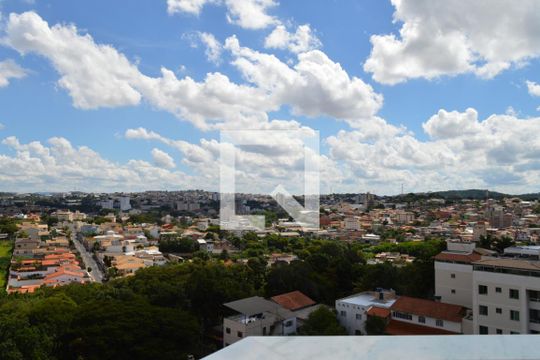 Sala de apartamento à venda com 2 quartos, 52m² em Linda Vista, Contagem