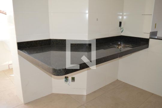 Cozinha de apartamento à venda com 2 quartos, 52m² em Linda Vista, Contagem