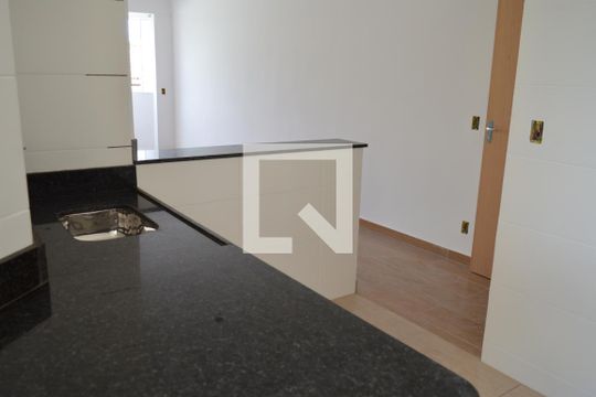 Cozinha de apartamento à venda com 2 quartos, 52m² em Linda Vista, Contagem