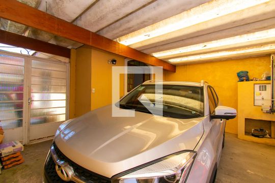 Garagem de casa à venda com 2 quartos, 144m² em Vila Antonieta, São Paulo