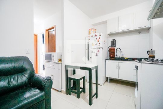 Sala e cozinha de apartamento à venda com 1 quarto, 30m² em Penha de França, São Paulo