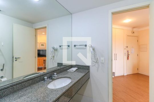 Banheiro de apartamento para alugar com 1 quarto, 30m² em Nova Piraju, São Paulo