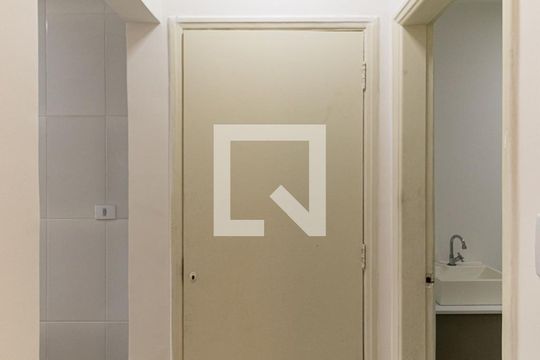 Corredor de kitnet/studio para alugar com 1 quarto, 41m² em Campos Elíseos, São Paulo