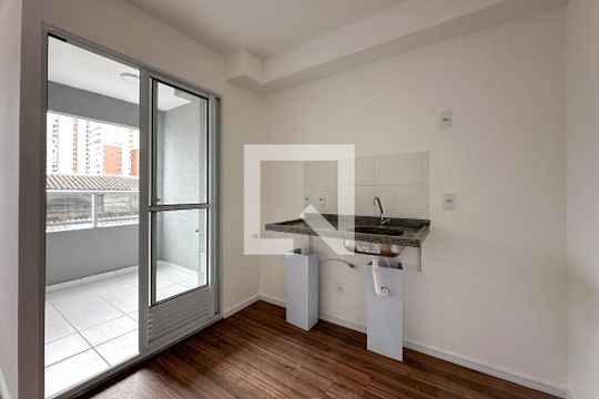 Cozinha de apartamento para alugar com 1 quarto, 30m² em Água Branca, São Paulo