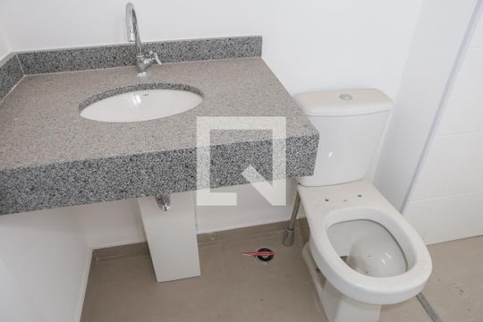 Banheiro de apartamento à venda com 1 quarto, 33m² em Perdizes, São Paulo