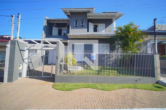 Fachada de casa à venda com 4 quartos, 220m² em Santo Afonso, Novo Hamburgo