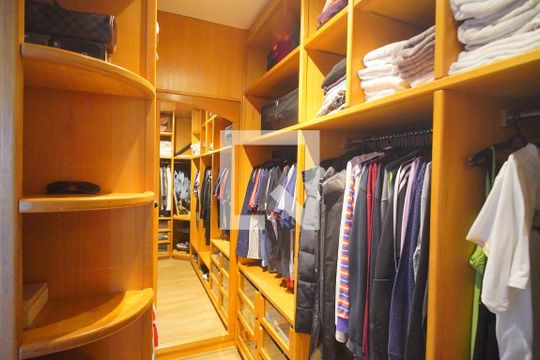 Closet de casa à venda com 4 quartos, 220m² em Santo Afonso, Novo Hamburgo
