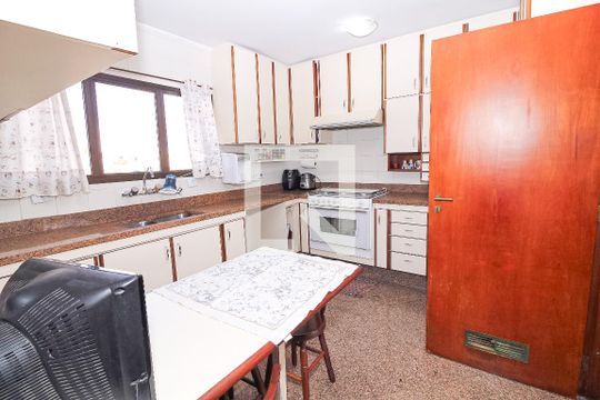 Cozinha de apartamento para alugar com 4 quartos, 420m² em Lapa, São Paulo