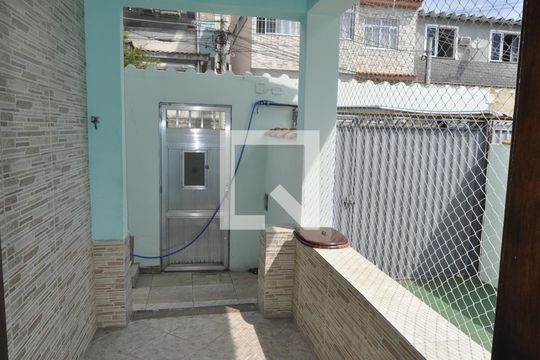 área externa  de casa para alugar com 2 quartos, 50m² em Inhaúma, Rio de Janeiro
