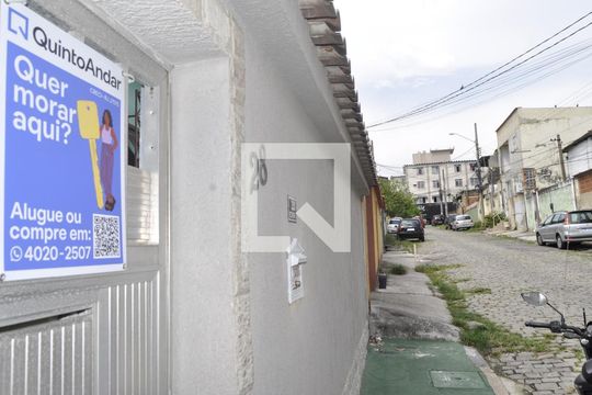 Plaquinha de casa para alugar com 2 quartos, 50m² em Inhaúma, Rio de Janeiro