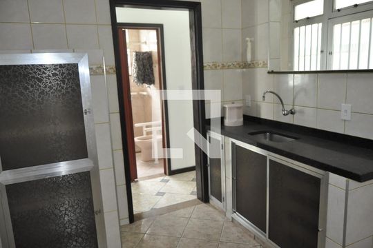Cozinha de casa para alugar com 2 quartos, 50m² em Inhaúma, Rio de Janeiro