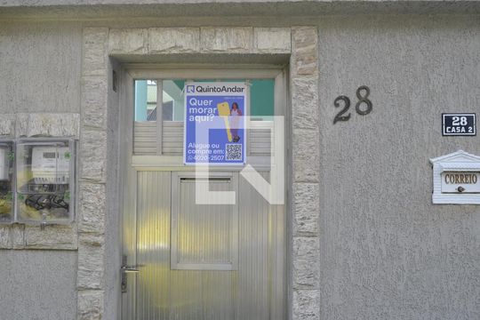 Fachada de casa para alugar com 2 quartos, 50m² em Inhaúma, Rio de Janeiro