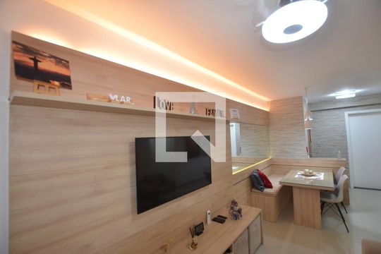 Sala de apartamento à venda com 2 quartos, 64m² em Irajá, Rio de Janeiro