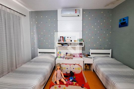 Suíte 1 de casa à venda com 4 quartos, 160m² em Itaipu, Niterói