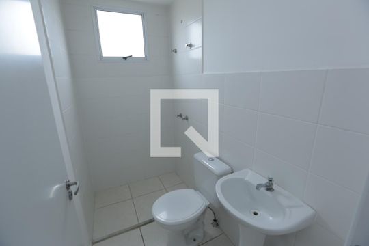 Banheiro da Suíte de apartamento à venda com 2 quartos, 56m² em Cidade Industrial, Contagem