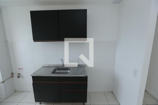 Cozinha de apartamento à venda com 2 quartos, 56m² em Cidade Industrial, Contagem