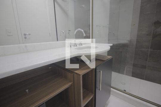 Banheiro de apartamento para alugar com 2 quartos, 62m² em Marechal Rondon, Canoas