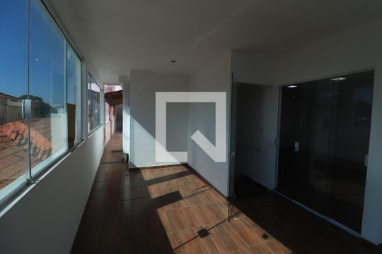 Sacada de casa à venda com 4 quartos, 320m² em Vila Esperança, São Paulo