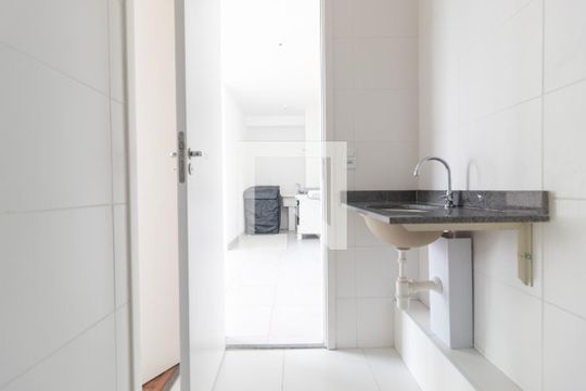 Banheiro Social de apartamento à venda com 2 quartos, 36m² em Jurubatuba, São Paulo